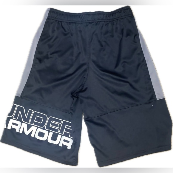 Under Armour Shorts - Picture 2 of 3